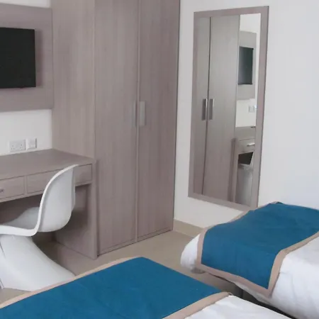 Day's And 3* 斯利马