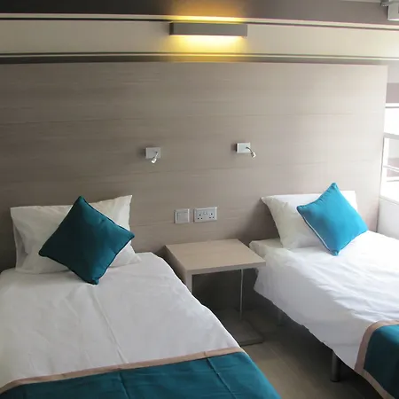 Day's And Hotel